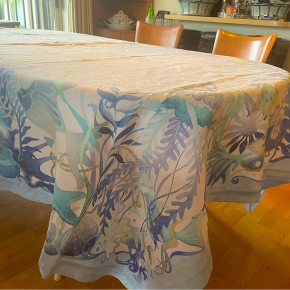 Oblong Linen Tortuga Tablecloth - Picture 3 of 9